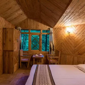 Chalet Livingstone Ojuven Treehouses, Shimla
